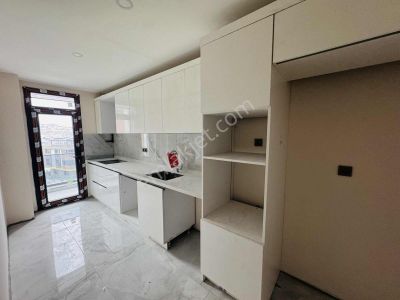 Acill! Arnavutköy Site İçerisinde Satılık 2. Kat 3+1 Daire