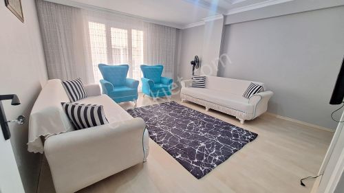 Esenyurt Merkezde Bahçeyolu Cad. Satılık Arakat Daire İskanlı