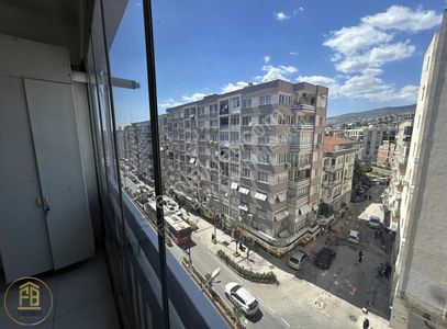 Bornova Ege Üni Yakını Cadde Üzeri Kiralık 120 M2 Daire