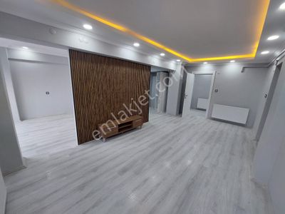 Re/max Dan Adapazarı Tek Yokuşunda Yenilenmiş 3+1 Satılık Daire