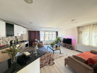 Gültepe'de Otobüs Durağına 2 Dakika,eşyalı Kiralık Daire Artum