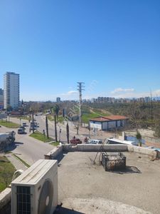 Adana Sarıçamda Kozan Yolunda Şehirhastanesi Bulvar Girişi Köşe Başında 3 Katlı Bina