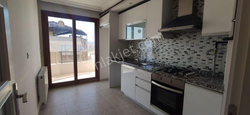Menderes Cüneytbey Mahallesinde 2+1 100 M2 Kiralık Daire