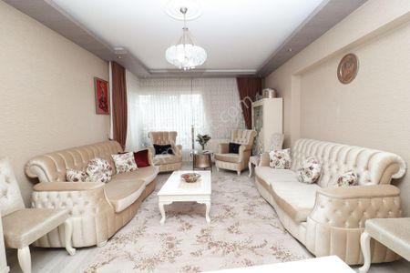 Akif'ten Topçu'da Kalabalık Aileler İçin Fırsat 6+2 Ters Dubleks Daire