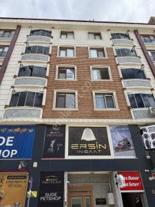 Kapalı Pazar Karşısında Teraslı Ve Balkonlu Kiralık 3+1 Daire