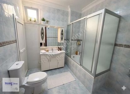 Yalova Merkezde Cadde Üzerinde 3+1 Satılık Daire Fırsatı