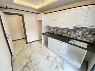 Buca Çamlıkule Mah Yeni İzban Durağı Yanı Köşe 2+1 Daire