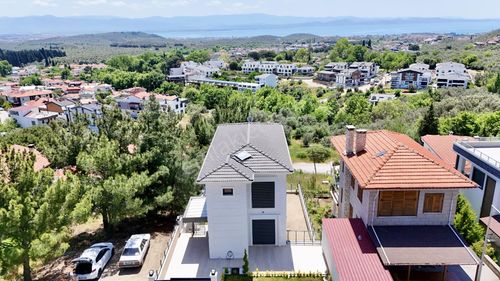 Mahmut İşler'den Gürede 285m2 Arsa Tam Müstakil 4+1 Lüks Vill
