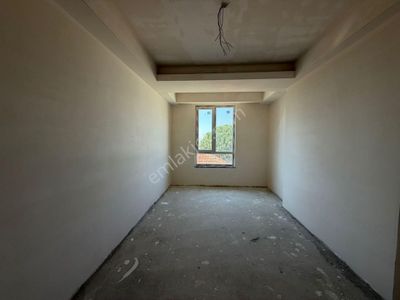 Kartalda Geniş M2'li Krediye Uygun Etrafı Açık Balkonlu Lüx 1+1
