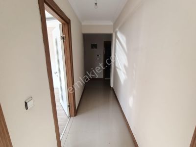 Anadolu Caddesi Yakını Doğalgazlı 2+1 Köşe Kiralık Daire