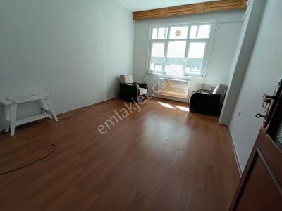 Kiralık 2+1.95 M2. 2+1. Arakat Kemalpaşa Mah.esra Emlak