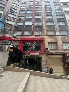 Sirkeci Merkezinde Çok Amaçlı Veya Yatırımlık Satılık Dükkanlar