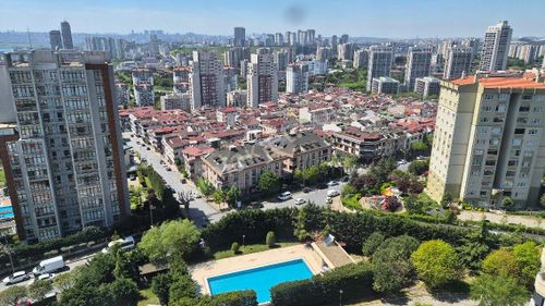 Küçükçekmece Atakent Güneşpark Evlerinde Boş Satılık 4+1 194m2 Daire