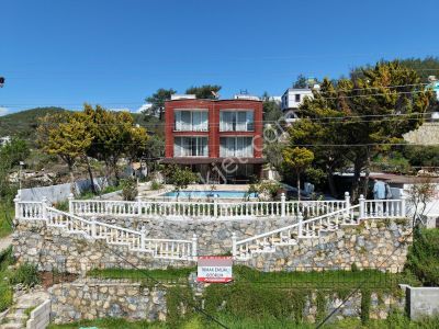 Kuyucak Satılık Tam Müstakil 8+2 Havuzlu Villa Irmak Emlak