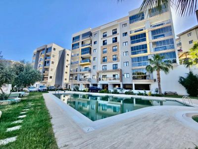 Kuşadası Merkeze Yakın Lüx Site Arakat Eşyalı Satılık 2+1