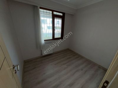 Emlak Dünyasından İdealtepede 2+1 Kapalı Mutfak Bahçe Katı Kelepir Daire