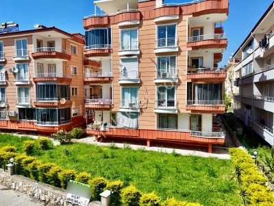Akçay Aras Emlaktan Altınkumda Ara Kat Ayrı Mutfaklı 2+1 Daire