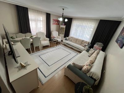 Yunus Emre Cad. Basın Cad. Yakını Orta Kat 3+1 Bağımsız Ön Cephe