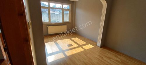 Bayrampaşa Maltepe(trikocular )mevki Kiralık 1+1 Kombili Daire 25.000tl.