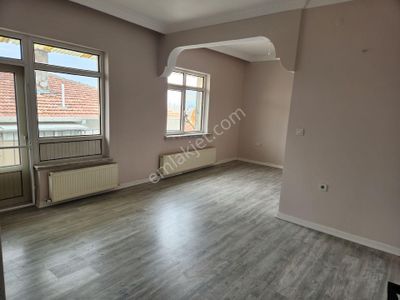 Burak Emlak'dan Kiralık Daire Kurtuluş Kımız Sk. 2+1 Bağımsız Salon Yapılı