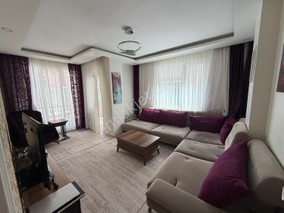 Yenibosa Pazar Pazarı Okul Yolunda 2+1 İskanlı Ara Kat Daire
