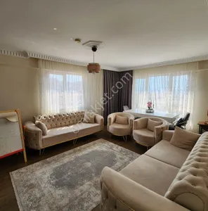 Akdere Dereboyu Cadde Üzeri Satılık 3+1 Daire