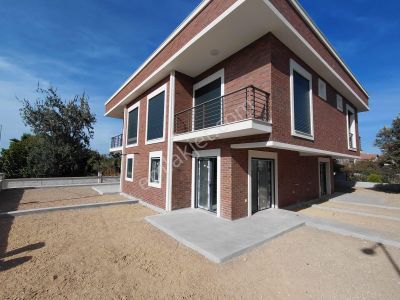 Sahile 50 M Mesafede Sıfır Lüks Satılık Villa