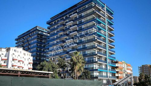 Alanya Mahmutlar'da Denize Sıfır Sitede 2+1 Eşyalı Daire