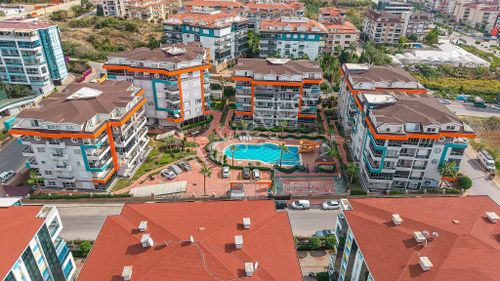 Alanya Kestel'de Sahile 200 M Mesafede Şık Tasarımlı Daire