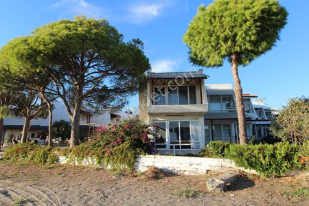 Manavgat Örenşehir’de Denize Sıfır Sitede Yatırımlık Villa