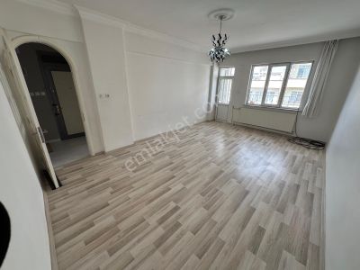 Uyaran 79 Gayrimenkulden Tosyalı Mh Geniş 3+1 Dare