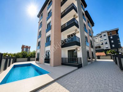 Döşemealtı Yeniköy'de Havuzlu 1+1 Sıfır Eşyalı Lüks Kiralık Daire