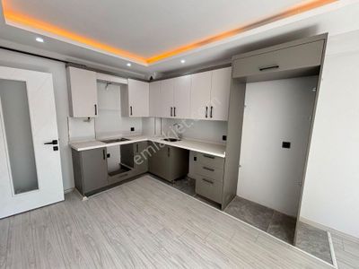 Emlak Center'dan Muradiye Mah 2+1 Kiralık Daire