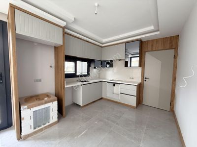 Jet Emlaktan Muhteşem Tasarımlı Denize Sadece 200m Lüx 3+1 Daire