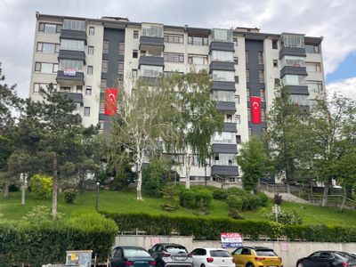 Gaziosmanpaşa'nın En Güzel Sitesinde Ara Kat 3+1 135 M2 Eşsiz Fırsat