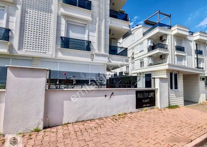 Antalya Lara Güzeloba'da Bahçe Katı, Kombili,kapalı Otoparklı