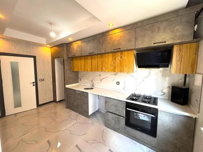**eryıldız İnşaat'tan Tepe Bölgesinde İskanlı 145m2 Ultra Lüks 3+1 Daire