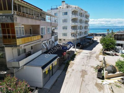 Ayvalık Sarımsaklı’da Satılık Dükkan