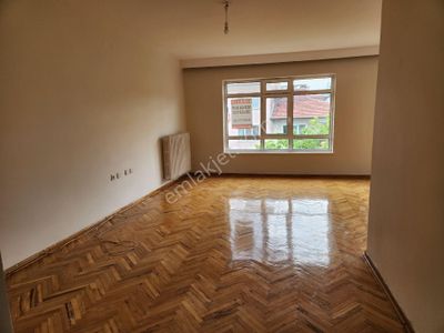 Burak Emlak'dan Kiralık Daire Kurtuluş Cevher Sk. 3+1 B.salon Yapılı