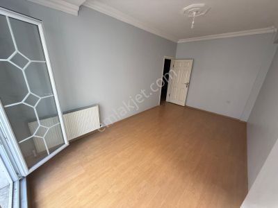 Esenyurt Üçevler Mahallesi Balkonlu 2+1 Satılık Daire