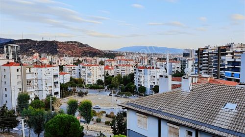 Karşıyaka Örnekköy'de Site İçerisinde 2+1 Doğalgazlı Kiralık