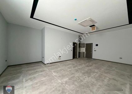 Kuşadası Merkez Ana Cadde Üzerınde 42 M² Kıralık Ofıs