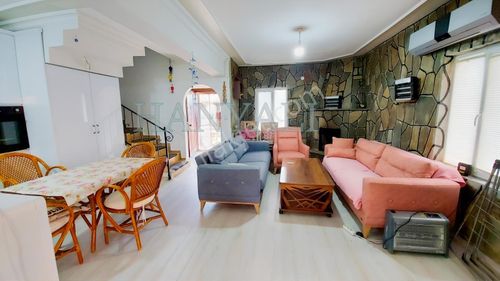 Sarımsaklıda Havuzlu Sitede Köşe Konumlu 3+1 Dubleks Villa