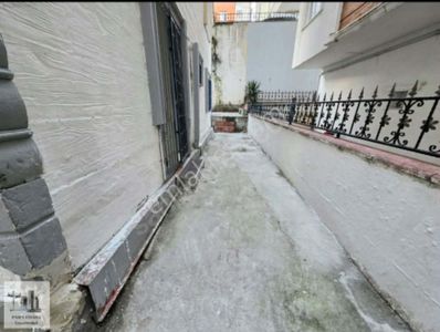 İstanbul Tuzla Orta Mahallede Bahcelı Satılık 2+1 Daıre