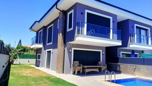 Çeşme Dalyan Marina Yakını Kiralık Sezonluk Havuzlu Villa