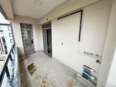 Karacaahmet'te Anayola Yakn Okul Çvr Az Katlı Y.ısıtma U.lüx 2+1