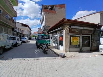 Akçay Emlak'tan Akşehir Meydan Mahallesi Anahtarcı Hasan Karşısında Doğalgazlı Kiralık Dükkan