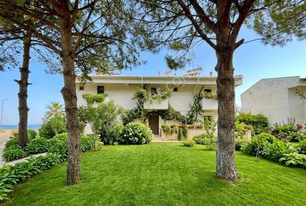 ꧁ay Emlaktan꧂hayallerinizi Süsleyecek Denize Sıfır Sitede Villa