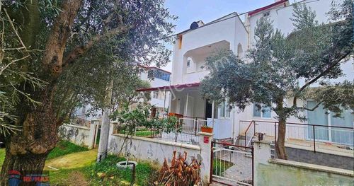 Re/max İnci'den Edremit Güre'de Satılık Bahçeli Villa