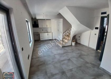 Bahçelievler Metro Yakını Yeni Binada 1+1 Dublex Daire